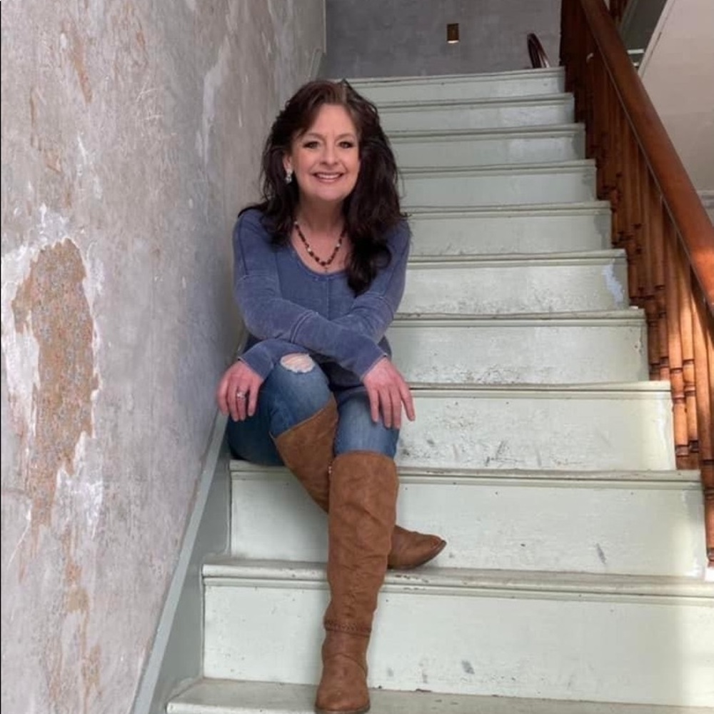 Meet your Posher, Carolyn